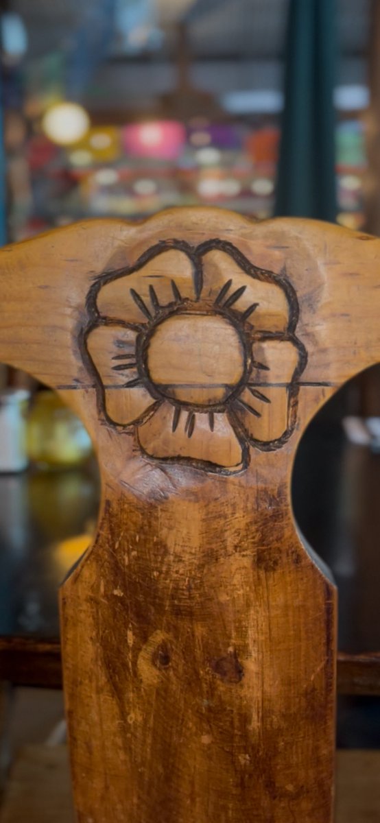 What makes YOU bloom? 
Creativity?
Friendship?
Coffee? 
Tell us below. ☕️