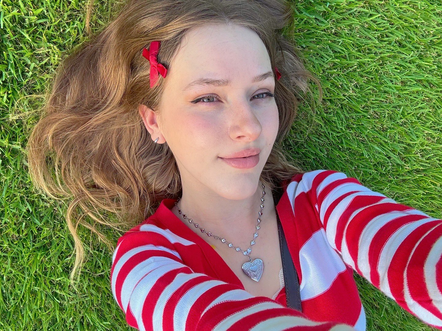 hi :) https://t.co/ejj8xVJIt4