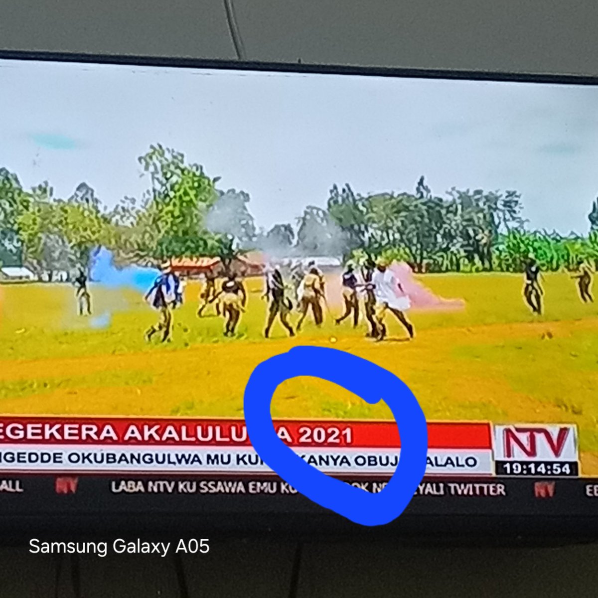 MagolaSmith's tweet image. Naye mwe @ntvuganda