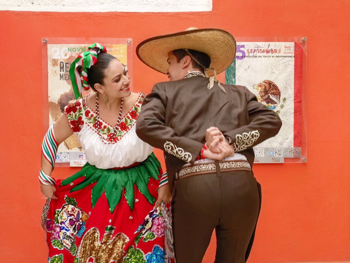 snte_24's tweet photo. 🇲🇽 Orgullosos de nuestra historia y nuestras raíces.
¡Que viva México! ❤️🤍💚
#SNTE #Sección24 #OrgulloMexicano https://t.co/mh3RdFcWsh