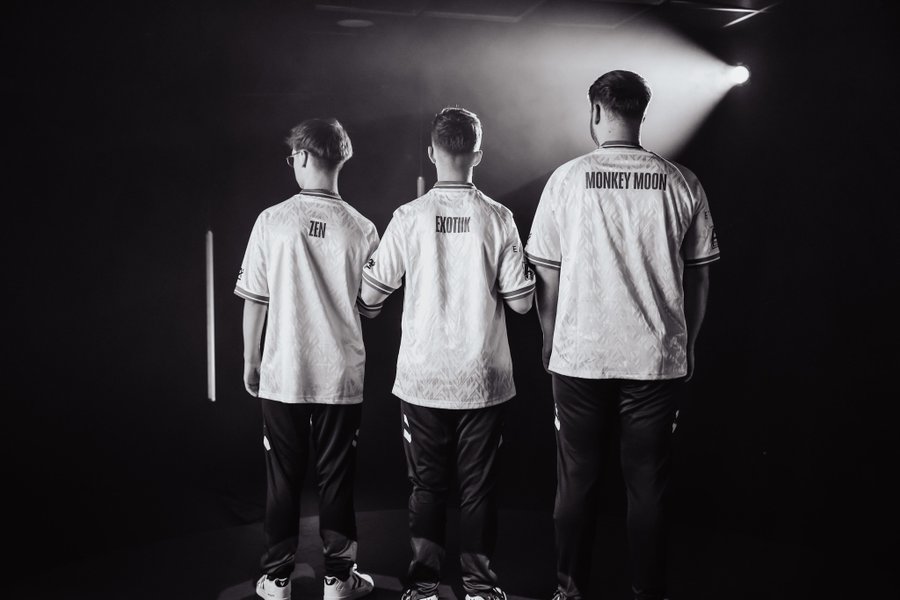 G0qLgzKXUAwhfB1?format=jpg&name=900x900