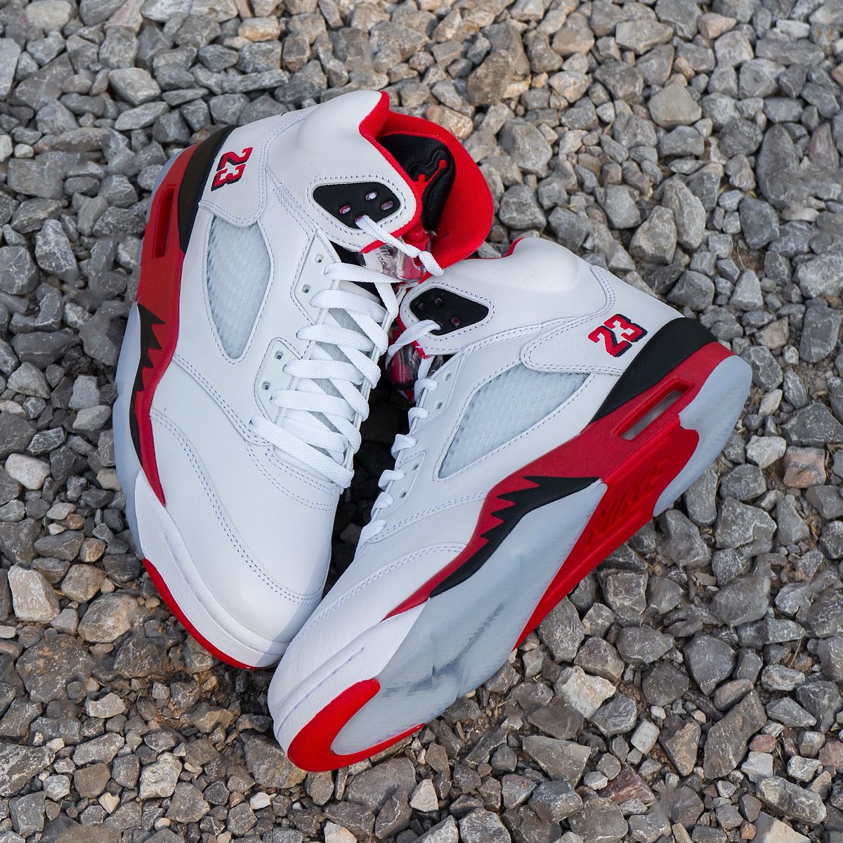 JustFreshKicks's tweet photo. TOMORROW 🤞🔥🔴 https://t.co/kiSqWVjYcD