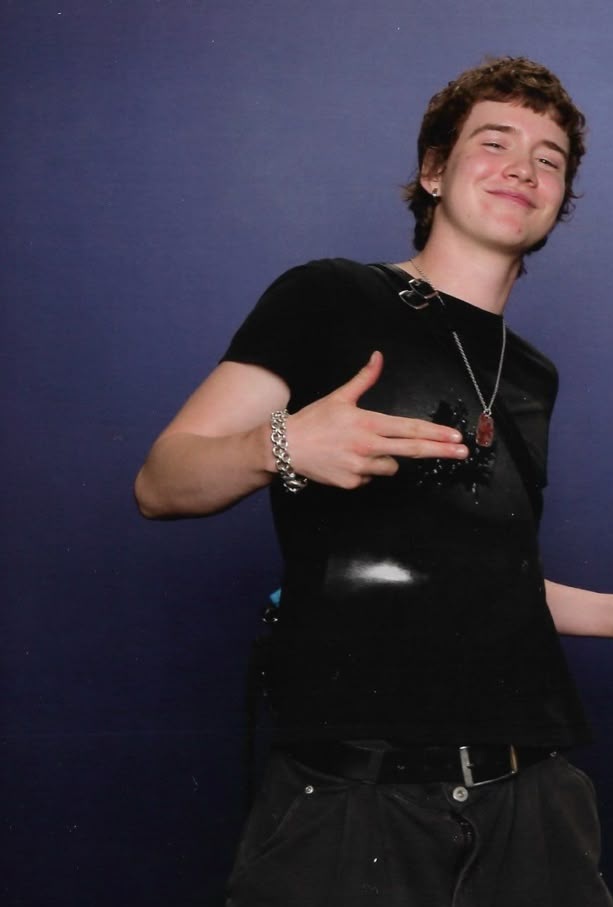 clovisleeping's tweet image. Fui até o último círculo infernal da minha galeria pra achar essas #waistcheckchb