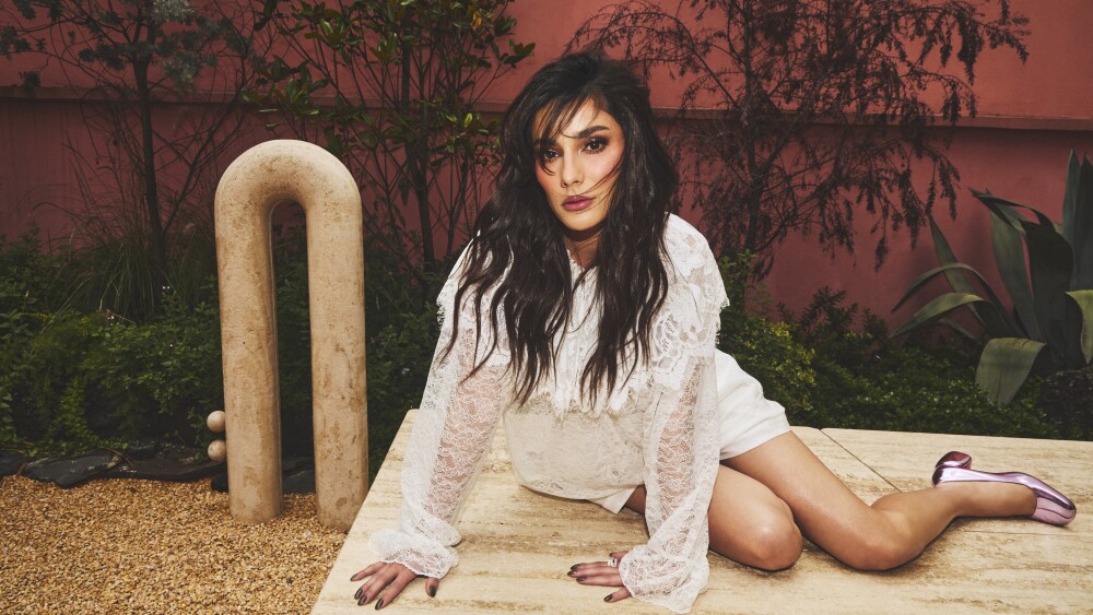 FebreLatina's tweet image. Oka Giner e David Zepeda são os protagonistas de #SomosFamilia, novela que o produtor Ignácio Sada prepara para o primeiro semestre de 2026, no horário das 8:30 PM.