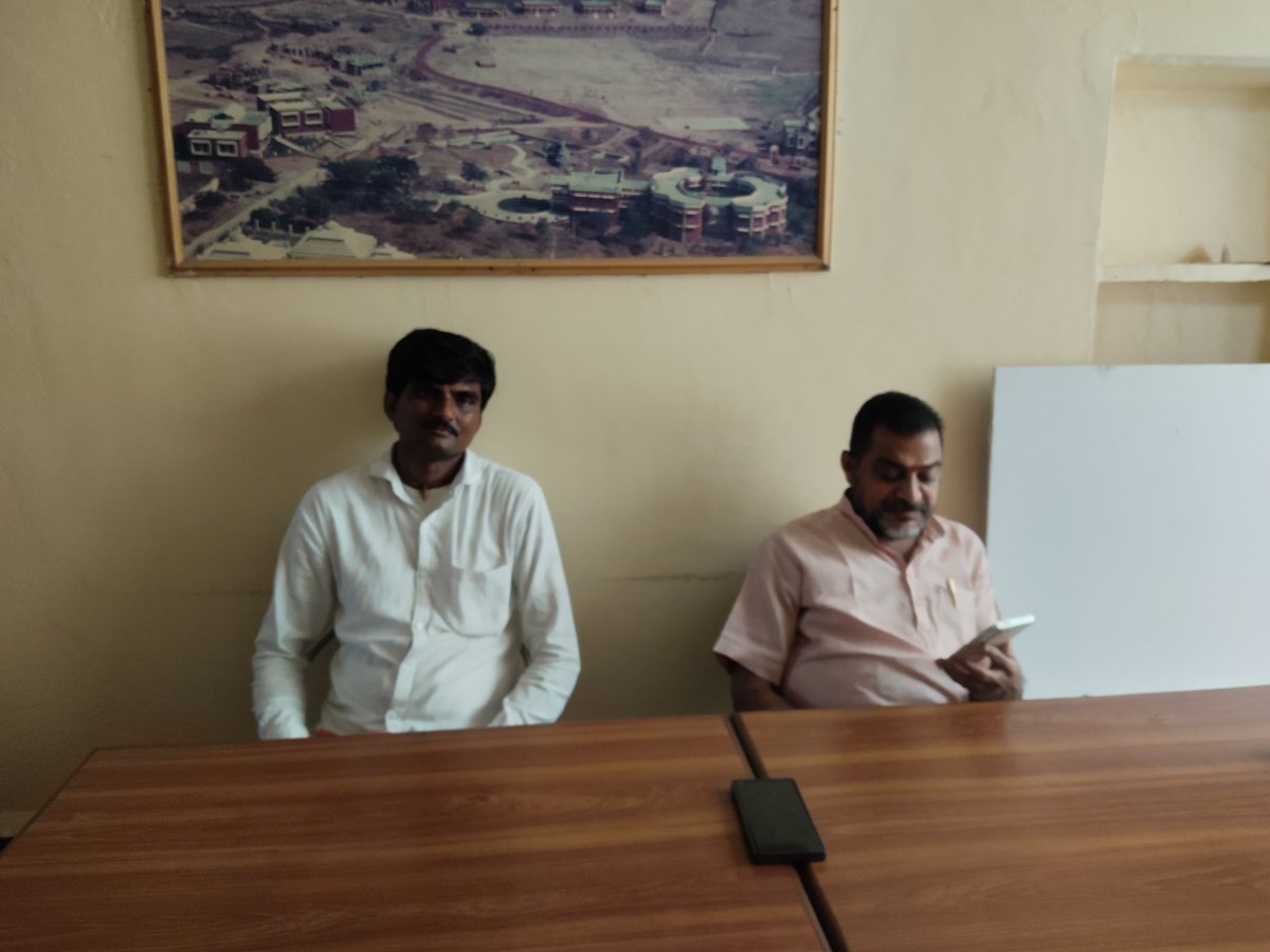 lodhi_jagd59956's tweet image. दीनदयाल शोध संस्थान के संगठन सचिव 
संत स्वरूप कामतानाथ जी के परम उपासक 
प्रतिदिन परिक्रमा करने वाले गुरु तुल्य अनमोल 
बचन ग्रहण करवाने वाले अभय महाजन जी से 
मिलकर जीवन जीने का अनुभव प्राप्त हुआ 
उनके अनमोल वचन हमेशा याद रहेंगे