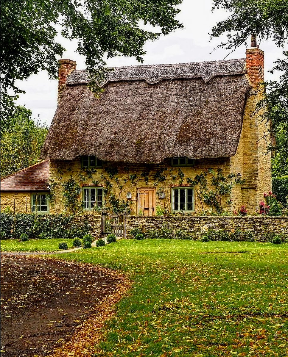 englandcottages's tweet photo. Autumn is almost here 🏡 https://t.co/0X2OeZEXF2