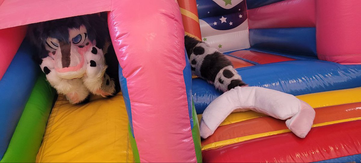 Still here, waitin in my bouncy castle