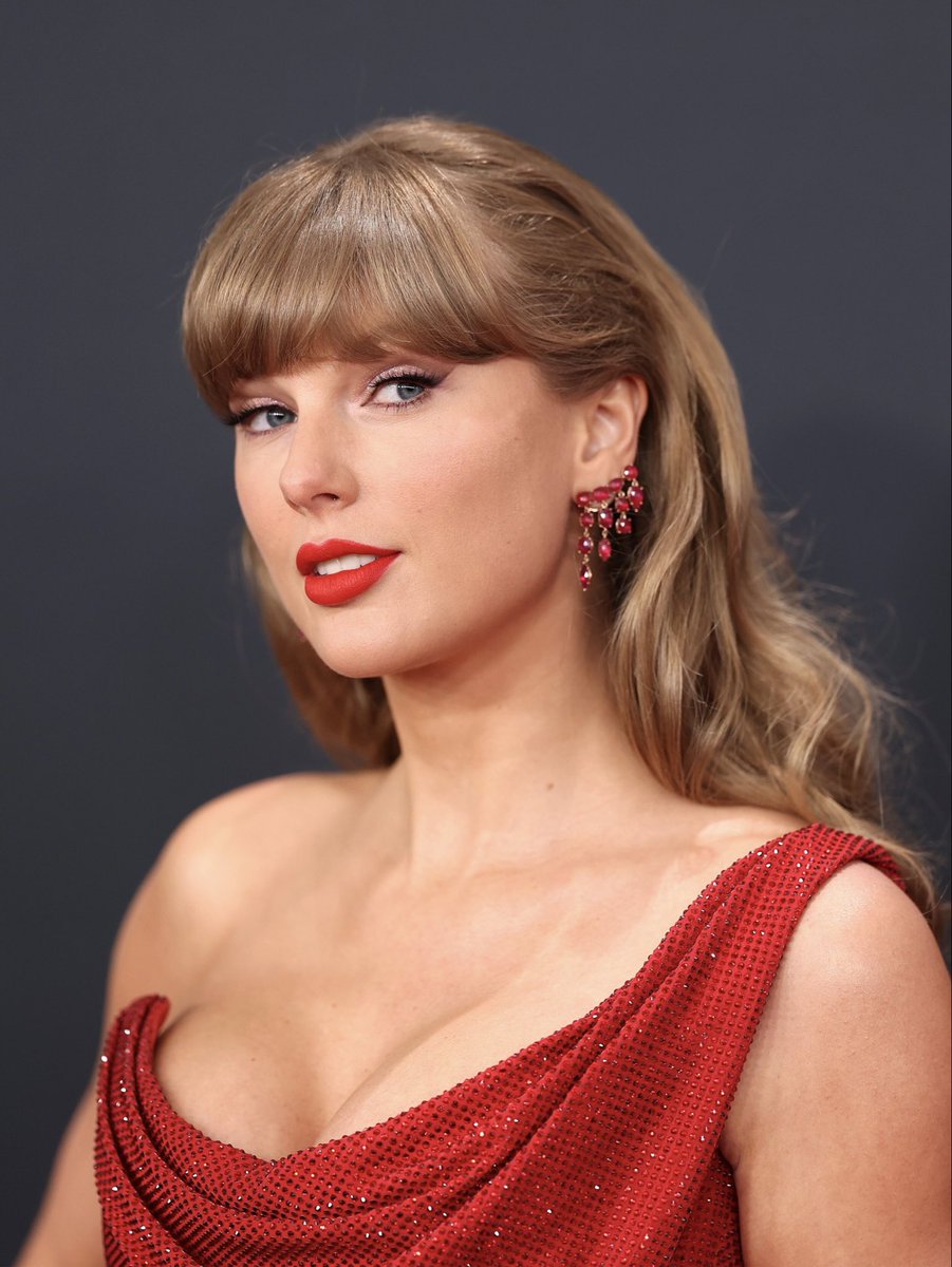 i'm so grateful she decided to invent the color red