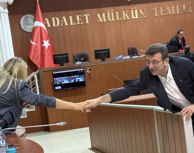 El ele sen CUMHURBAŞKANI olacaksın <a href="/dk_imamoglu/">Dilek Kaya İmamoğlu</a> <a href="/CBAdayOfisi/">Cumhurbaşkanlığı Aday Ofisi</a>
