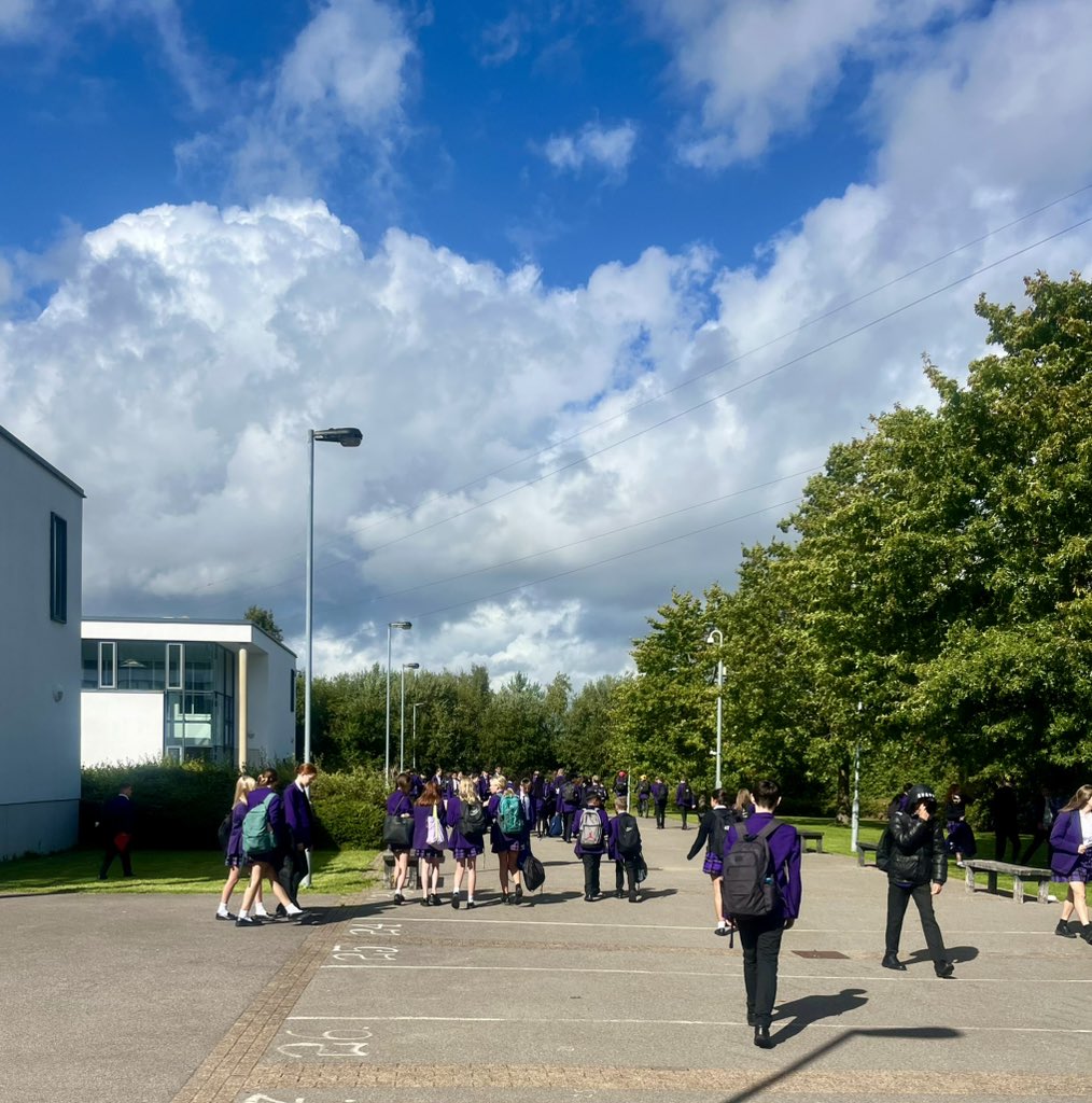 OrielHighSchool's tweet image. First Full Week completed! ✅💜
Well done everyone; it’s been great to be back! Lots of hard work and new academic year determination on show this week. 👏🙌 #HappyFriday #NewAcademicYear #Sunshine #FridayFeeling