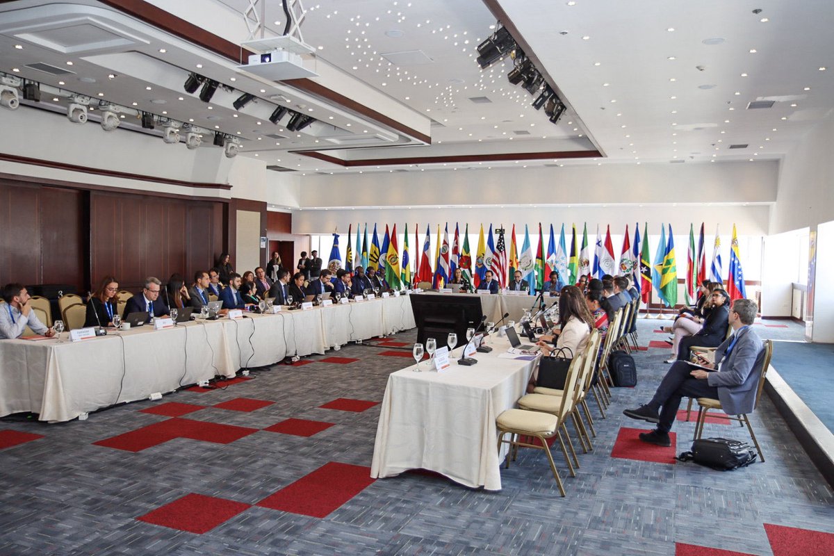 PiaGloverRolle's tweet image. Pleased to moderate a groundbreaking session on AI &amp;amp; Emerging Technology for Ministries of Labour at OAS IACML workshop in Bogotá. 🇨🇴

From forecasting to training &amp;amp; compliance, we explored how AI is transforming labour systems across the region.

#OAS #IACML #AI #LaborInnovation