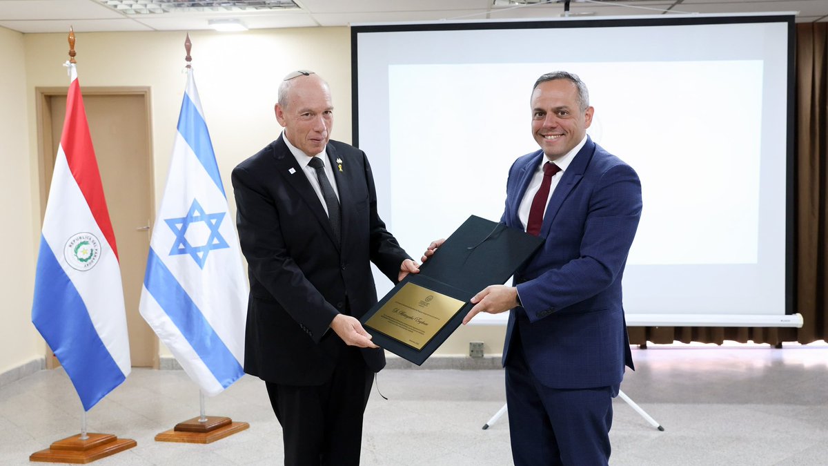 (1) EUROSAI President and State Comptroller of Israel, Mr. Matanyahu Englman, met with the Comptroller General of Paraguay and OLACEFS President, Dr. Camilo D. Benítez Aldana, at his office in Asunción (10/9/2025). >