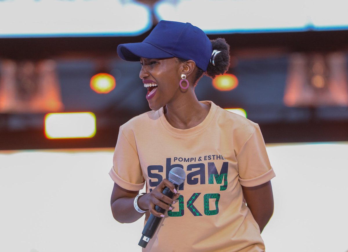 Our hosts for the evening are the Omuwala Singer, <a href="/kimera516/">K!MERA</a>, and <a href="/kaitesi_paula/">Paula Kaitesi ✨</a>, an Omuwala from the station that's #AllAboutLove.

#AliveInThePark