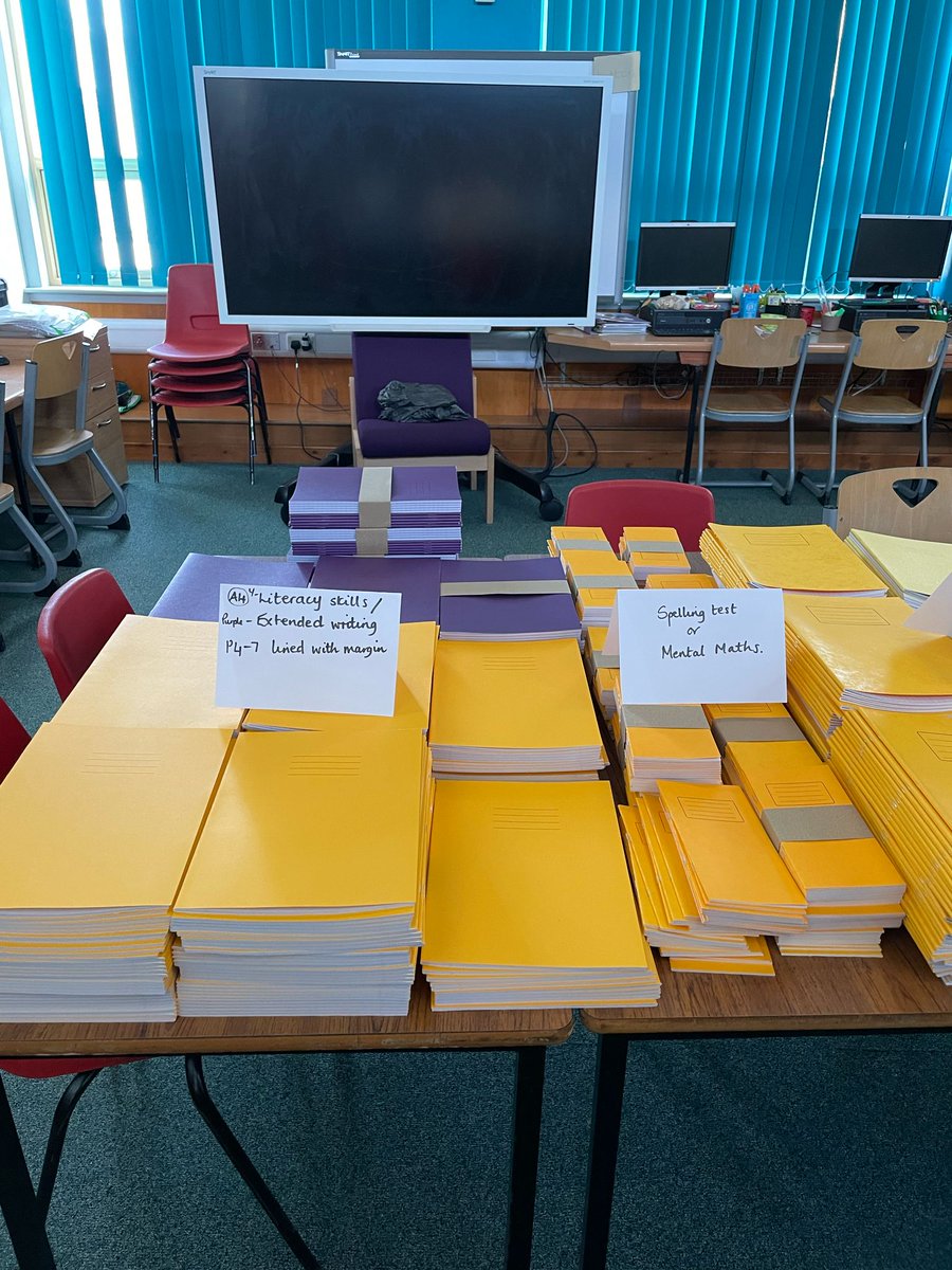 SeafieldHT's tweet image. 😎 Happy weekend everyone ~ Well done to our incredible pupils who are absolutely smashing their targets in new classes ⭐️⭐️ Lovely to see so much beautiful jotter work already 🧐 #presentation&amp;amp;standards 💜