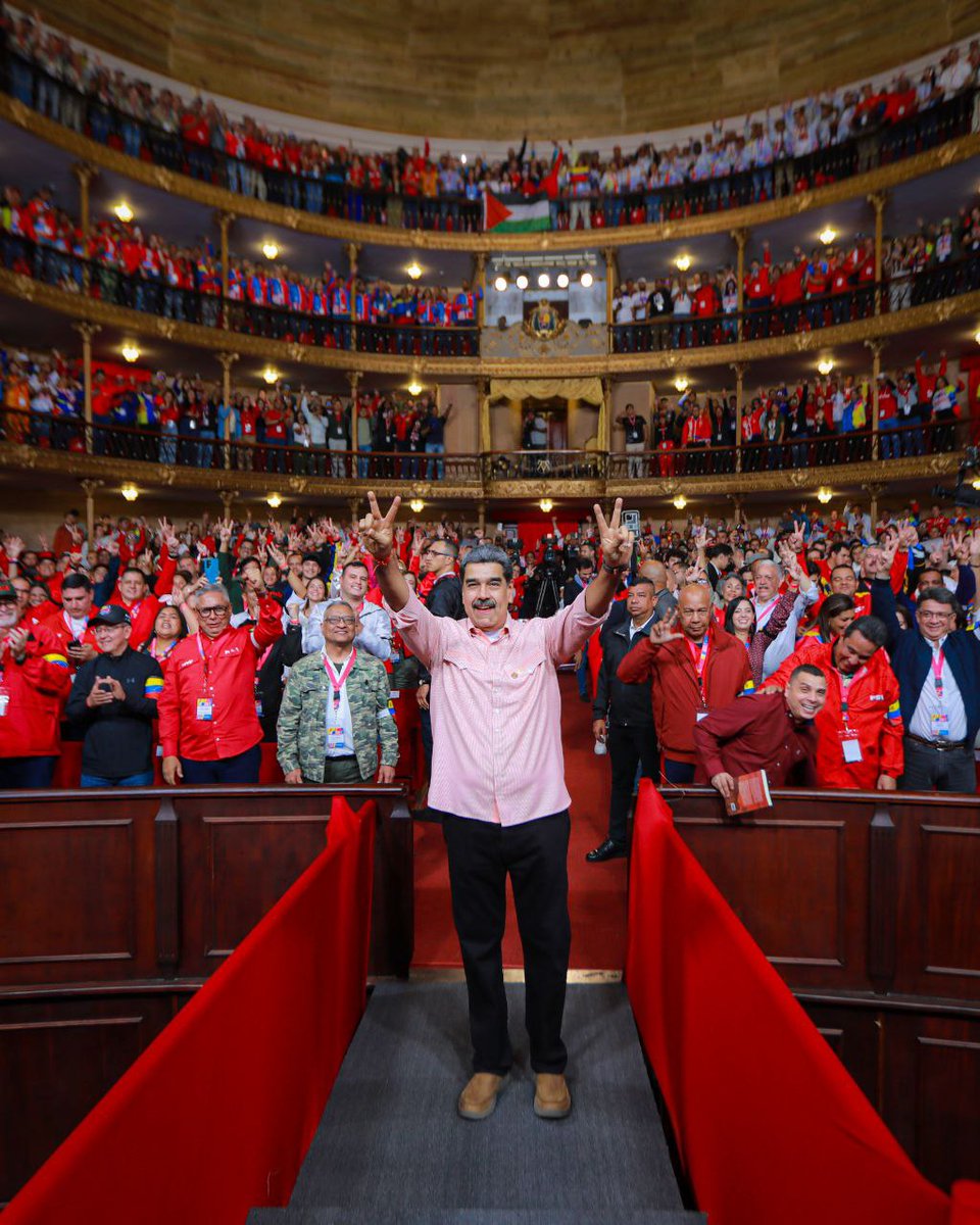 YlracseO618's tweet image. Frente al bloqueo imperial, nuestra arma es la democracia protagónica. Maduro convoca a toda la patria a la Gran Consulta Nacional los días 13 y 14 de septiembre para debatir los retos de la Revolución. #PoderPopular #3RNET