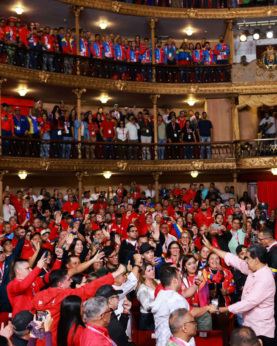 YlracseO618's tweet image. Frente al bloqueo imperial, nuestra arma es la democracia protagónica. Maduro convoca a toda la patria a la Gran Consulta Nacional los días 13 y 14 de septiembre para debatir los retos de la Revolución. #PoderPopular #3RNET