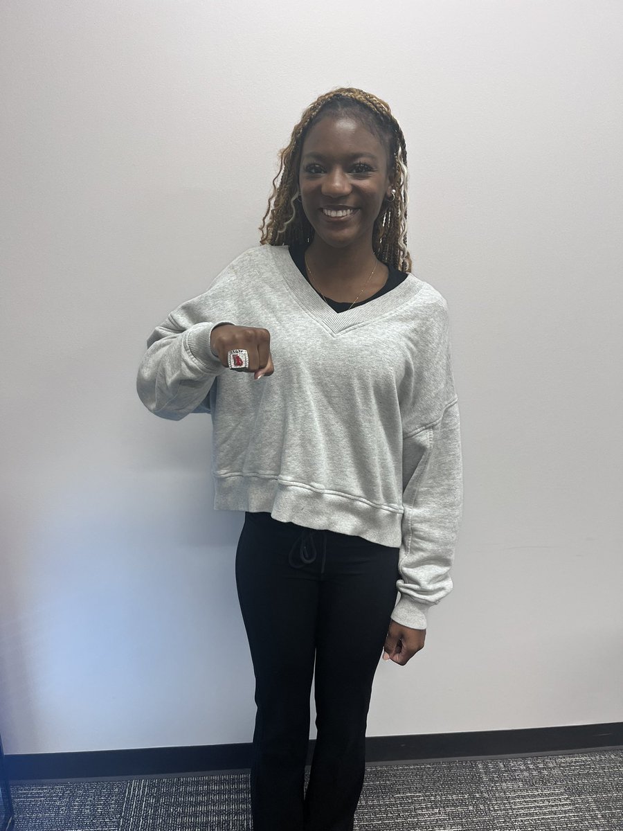 Greg Thompson tweet media