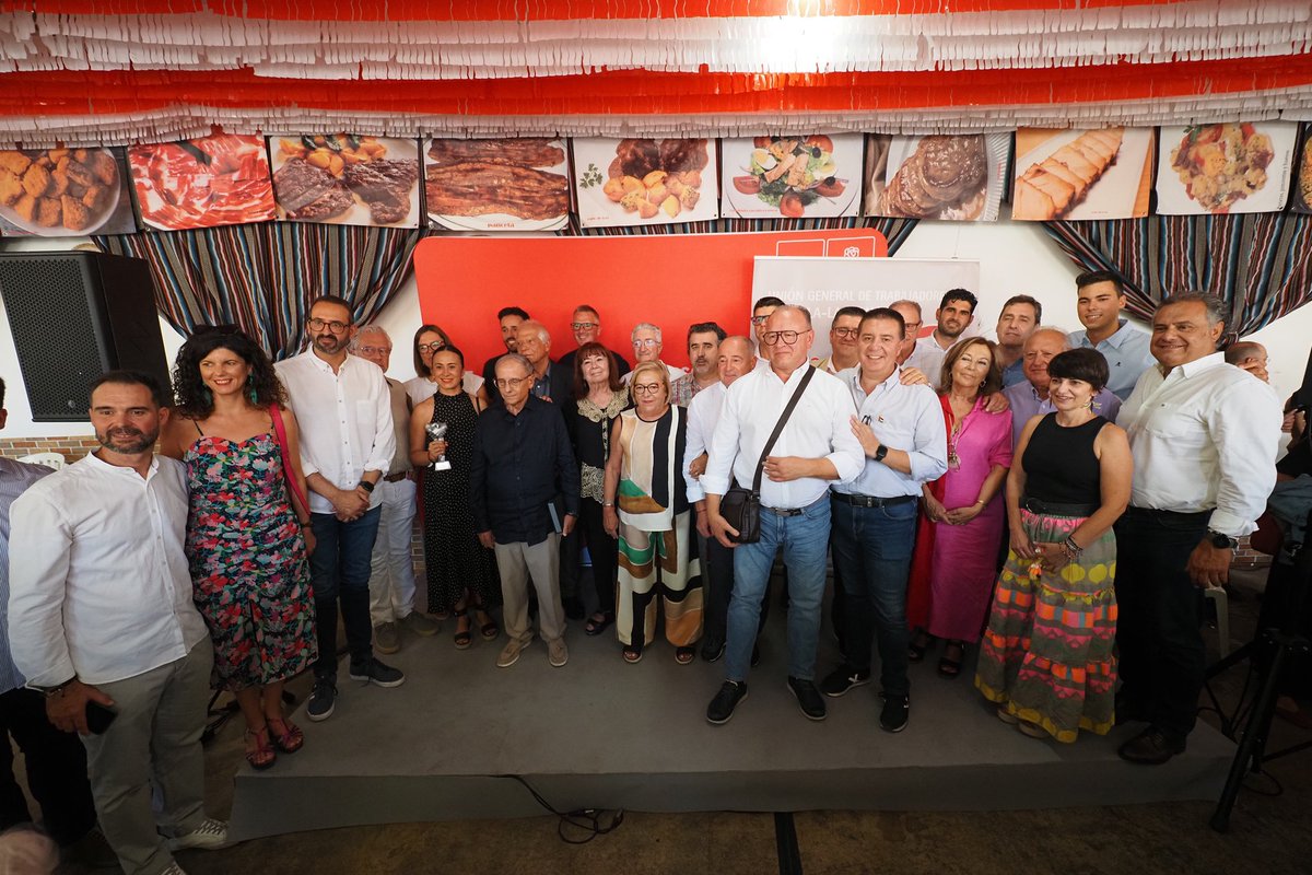 PSOE Albacete (@psoealbacete) on Twitter photo Enhorabuena a tod@s l@s galardonad@s 🏆🏅 🎉  en los Premios Pablo Iglesias 2025 del <a href="/PSOE_Albacete/">PSOE de Albacete</a> con presencia de figuras como <a href="/JosepBorrellF/">Josep Borrell Fontelles</a> y <a href="/CristinaNarbona/">Cristina Narbona</a>, en los que como cada año se ha reconocido la trayectoria y el trabajo a favor de los valores socialistas ✊🌍 Enhorabuena a tod@s l@s galardonad@s 🏆🏅 🎉  en los Premios Pablo Iglesias 2025 del <a href="/PSOE_Albacete/">PSOE de Albacete</a> con presencia de figuras como <a href="/JosepBorrellF/">Josep Borrell Fontelles</a> y <a href="/CristinaNarbona/">Cristina Narbona</a>, en los que como cada año se ha reconocido la trayectoria y el trabajo a favor de los valores socialistas ✊🌍