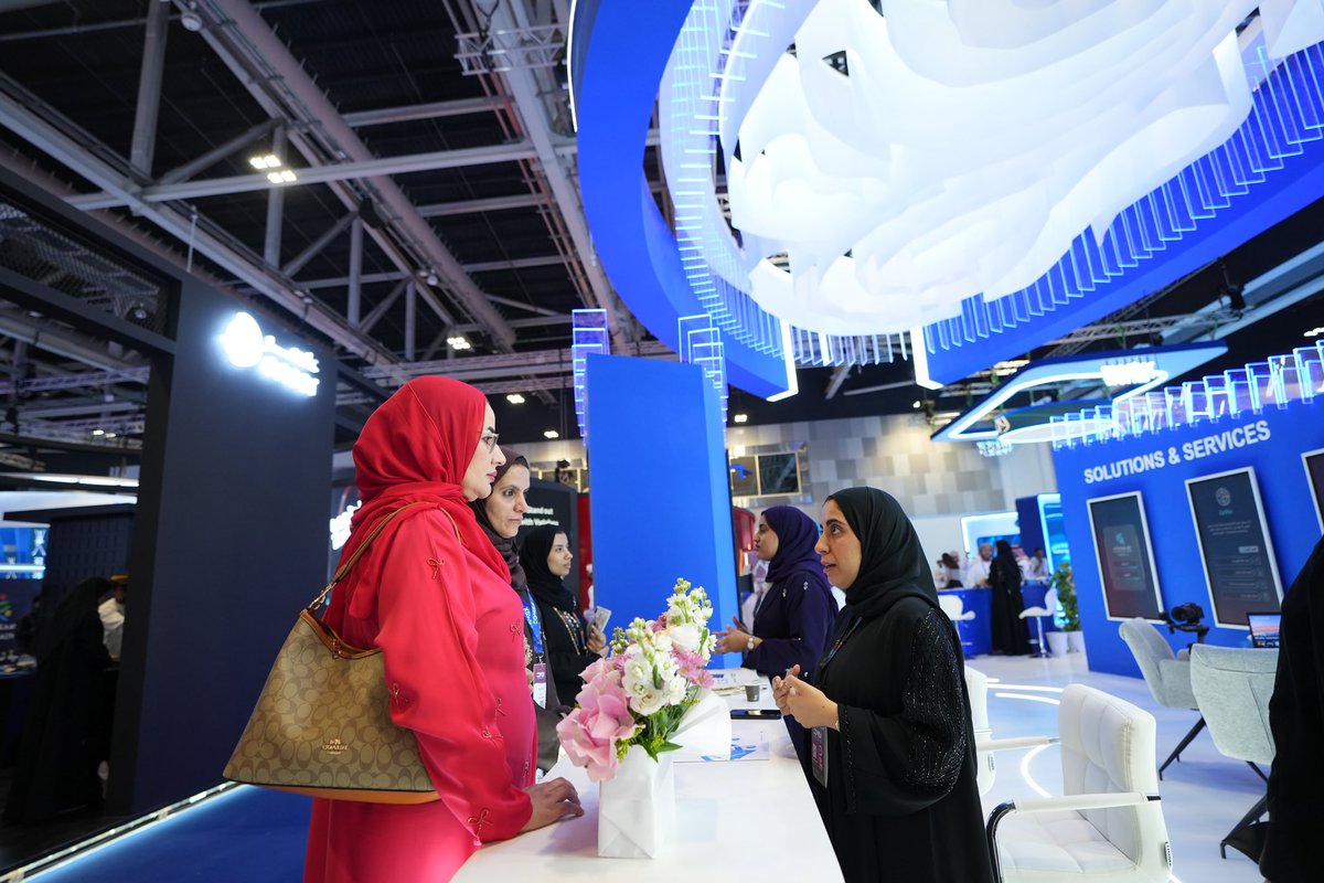 WiSC_O's tweet photo. ومع اختتام فعاليات معرض كومكس 2025، تميّز حضور المرأة في مجال الأمن السيبراني بشكل لافت ومثمر، حيث أسهم هذا التواجد في إبراز الكفاءات الوطنية الواعدة وإظهار قدراتها في هذا القطاع الحيوي. https://t.co/fyCbFMQgED