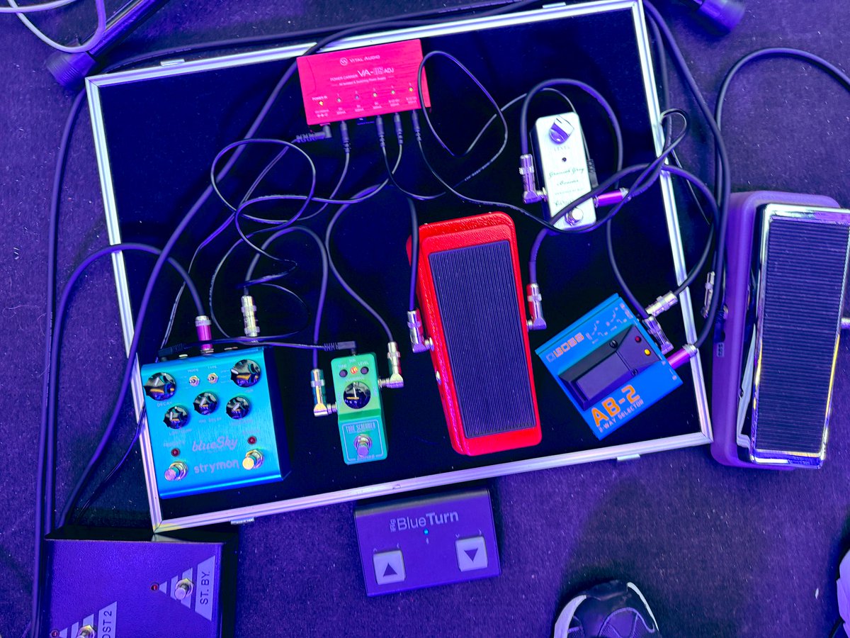 #REIRIE FreeLive
『JAM』
at Shinjuku Kabukicho
ギターで参加させていただきました！！
最高でした！！

メジャーデビューおめでとうございます！！