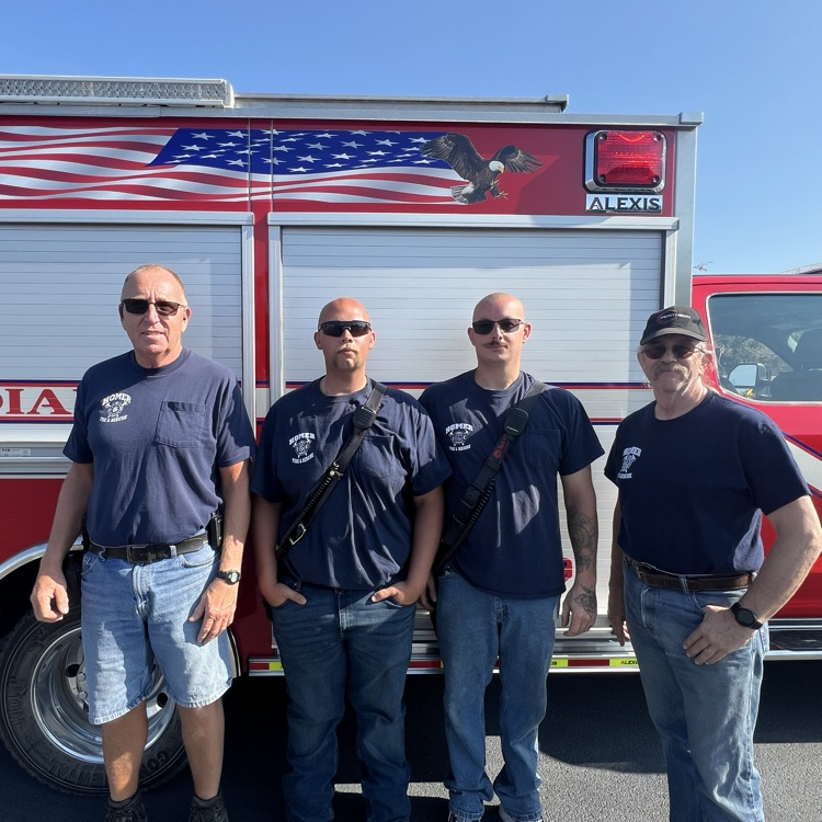 Practicing safety with our Hawks! 💙❤️
Thank you to SRO James and the Homer Fire Department for supporting our drills today.

#ProudHawkCommunity
#HeritageCUSD8