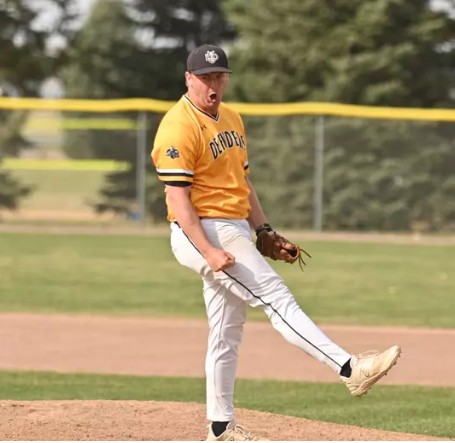 The Squad is hype for our first Intersquad of the year today at 4pm!