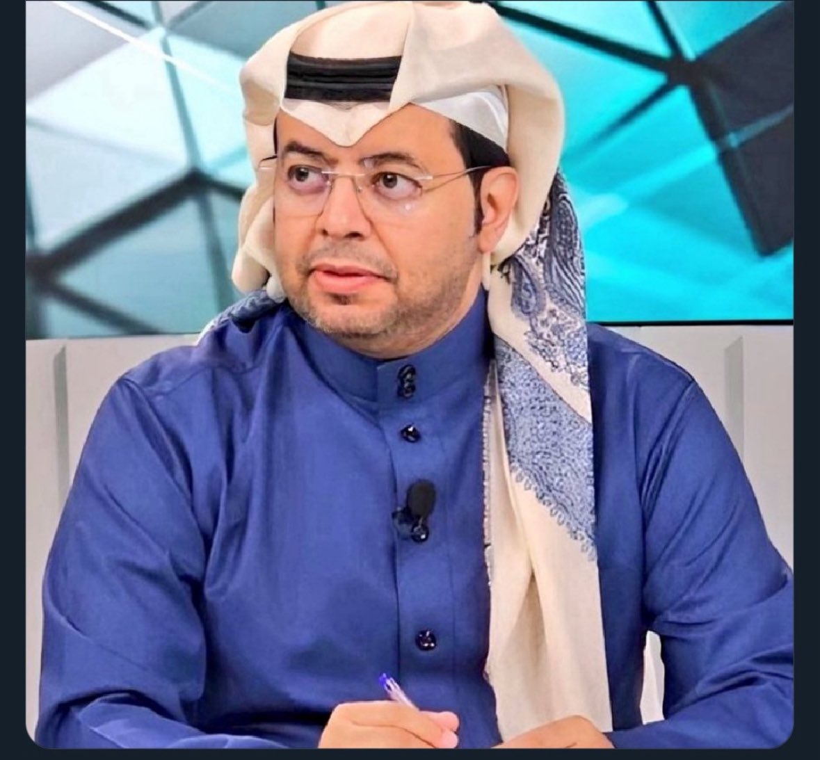 1_ll_305's tweet photo. #خفض_اسعار_التذاكر_ياوجه_السعد ليش الهلال بذات يتم رفع اسعار تذاكره بينما الانديه الاخري السعر قليل جدا 
ليش الانديه الاخري يتم شحنها ضد الهلال بذات 😁 بينما الهلال شارك في كاس العالم للانديه مرتين ولم يدعم الاهلي تــم ترميمه بلاعبين ولاتحاد  والنصر والهلال اقل دعم 
ويتم نشر اخبار مغلوطه بشكل كثيف ان الهلال هو اكثر دعم من يفعل ذالك لماذا يتم ابعاد اعلاميين الهلال الاحمري والحريري. عن البرامج وغيرهم