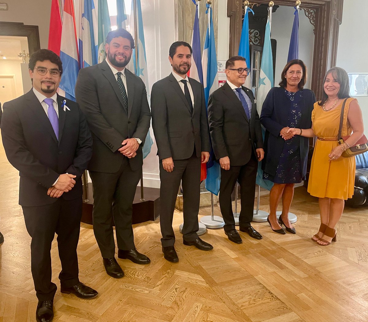 Participé en recepción celebrada en <a href="/iila_org/">IILA</a> por el 204º aniversario de la independencia de los países centroamericanos, oportunidad en la que intercambié con mis colegas del #GRULAC.