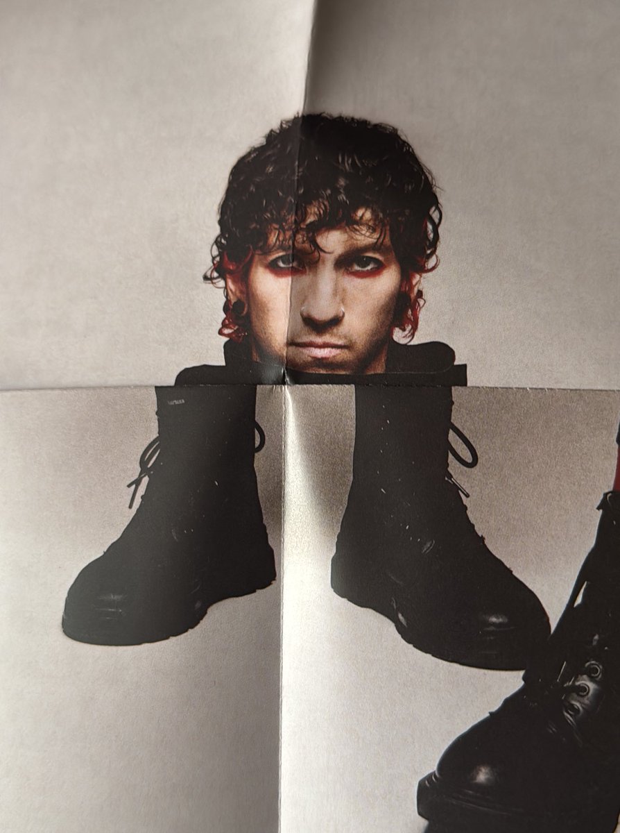 underscorelex's tweet image. this might be my new favourite thing its so stupid