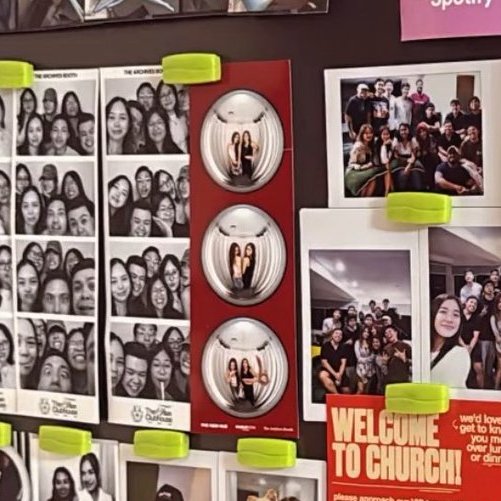 aiahs1z's tweet photo. pwede bang kiligin na naka display sa ref ni aiah yung photobooth pic ng music fest date nila ni stacey 😁 https://t.co/ZX1vTQToTR
