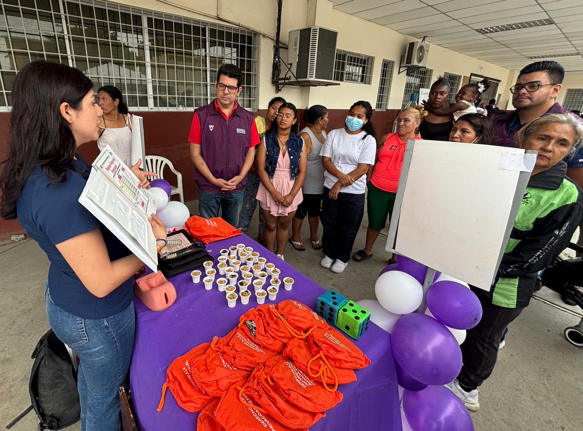 Salud_Guayas's tweet photo. #Durán | Profesionales del Centro de Salud #OramasGonzález socializaron mediante puntos informativos sobre parto de libre posición 🤰 y métodos anticonceptivos 💊, con la presencia del director del #Distrito09D24, fortaleciendo la educación y prevención en salud.

#ElNuevoEcuador https://t.co/YmiaJUSSCX