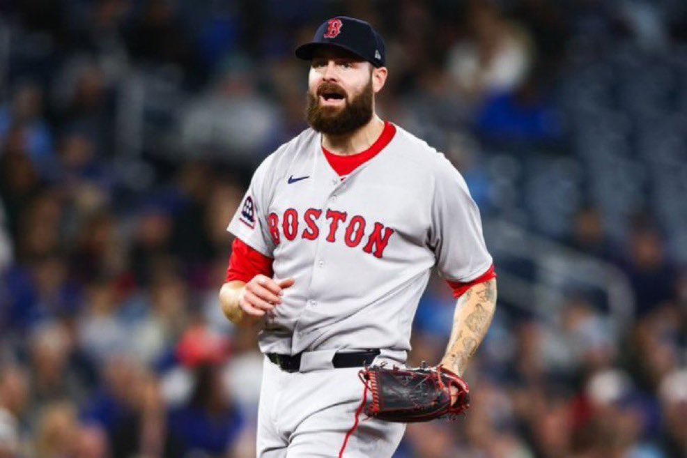 ander_beisbol1's tweet photo. Lucas Giolito abridor hoy por los #RedSox vs los #Yankees tiene 5-1 con 3.56 en 10 aperturas en Fenway Park.
El derecho es invencible cuando lo apoyan con 3+ carreras con 4-0 y 1.93 ERA en 7 aperturas.
#DatosMLB https://t.co/7nIgWYxi2n
