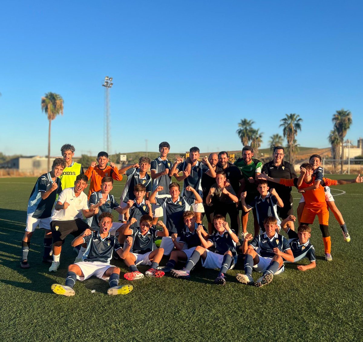 🏆 División de Honor Infantil 
🆚 #InfantilACCF 3 - <a href="/RBetisCantera/">Real Betis Cantera</a> 2

ℹ️ Gran victoria del infantil cordobesista en su primer partido en casa 😀💪🏻

⚽️⚽️Andrés 
⚽️ Pedro Barrionuevo 

💚 #CanteraCCF