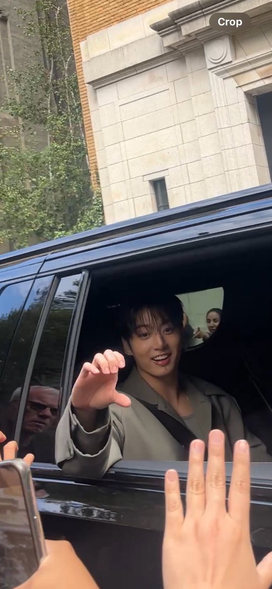 He was right in front of my face wtf I’m gonna cry 😭😭😭😭😭😭😭