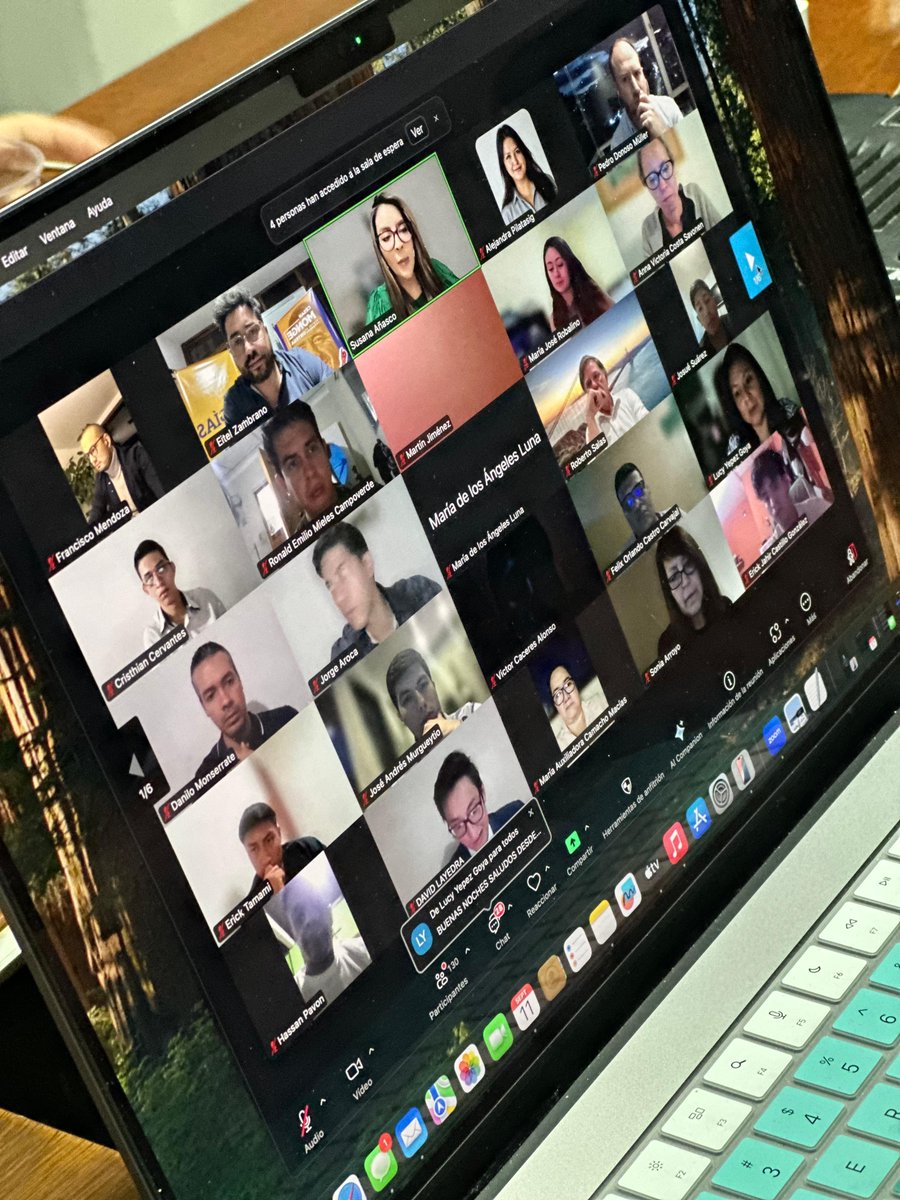 CFCesarMonge21's tweet image. En la sesión 3 de #Conectados junto a @pedrodonoso80 hablamos cómo la comunicación construye narrativas, moldea percepciones y refleja la dinámica política. Recordamos que no existe verdad absoluta: todo está en debate, reinterpretación y que quien no opina, no existe.