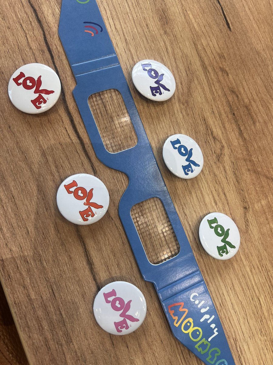 thepatch74's tweet photo. Coldplay ready 🤩🤩🤩 https://t.co/h0CjBzdZEr