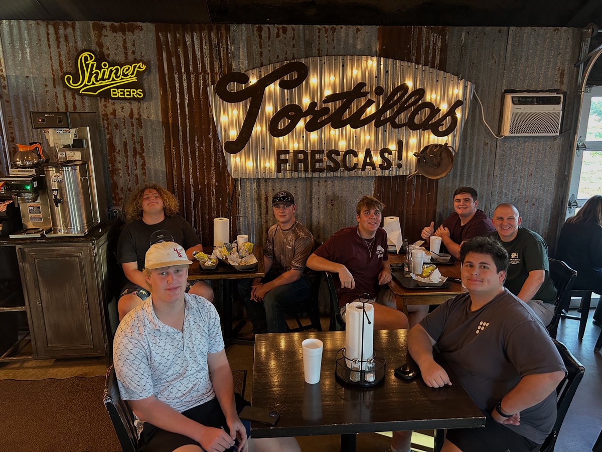 O Line dinner is a tradition like no other. These guys are in the trenches every day. They work hard and celebrate together! #beefboys #WeAreBigBoyd #BilliePride #überalles #TFDT