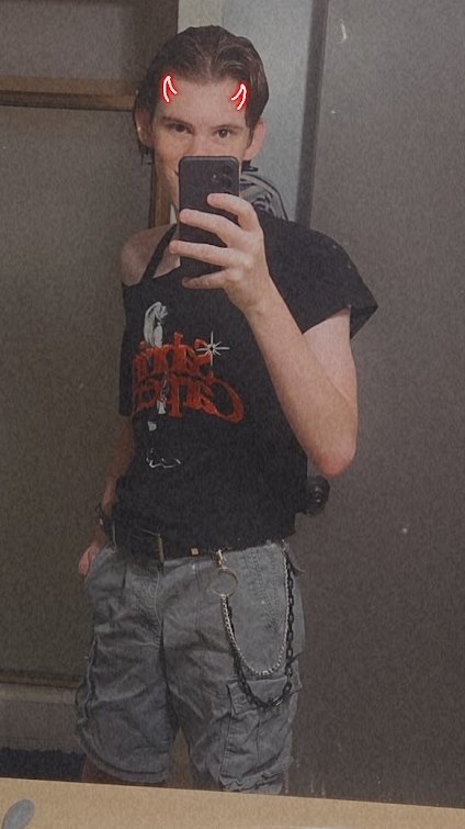 Sirsmoooth80987's tweet photo. Found this @SabrinaAnnLynn shirt in a thrift store yesterday. I couldn't just leave it there. https://t.co/1t0qmigtLN
