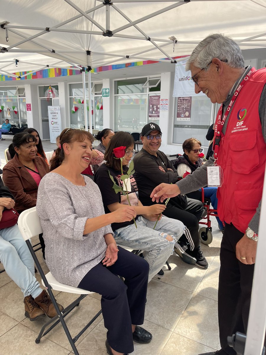 Hoy reconocemos la fuerza de quienes rompen barreras todos los días: las #MujeresConDiscapacidad.
En emotivo encuentro,  nuestro presidente honorario <a href="/oscarfmuniz/">Oscar Muniz</a> dio un mensaje de empoderamiento a estas valientes mujeres. 
Visibilidad, respeto e inclusión.

#UnidosConAmor ❤️