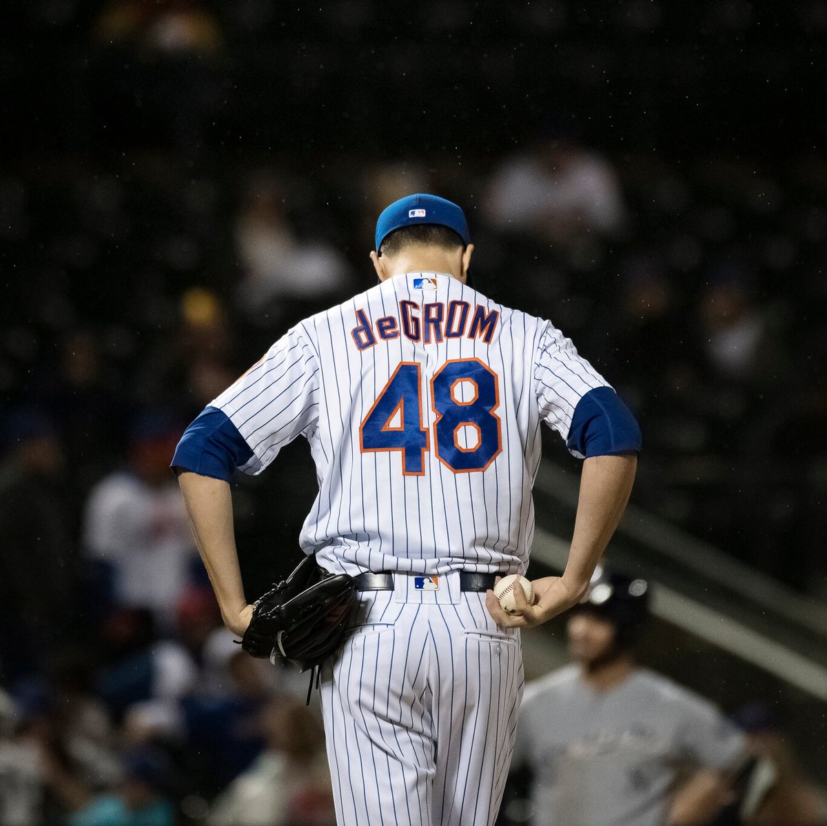 Prop_science's tweet image. deGrom makes his return to Citi Field today yet his lines are nerfed: 5.5 K and 15.5 outs (different from his usual 6.5 K and 17.5 outs lines)🐟

Bookies think he could fold like a rusty lawn chair today but what do we think🤔

#degrom #MLB #GamblingX