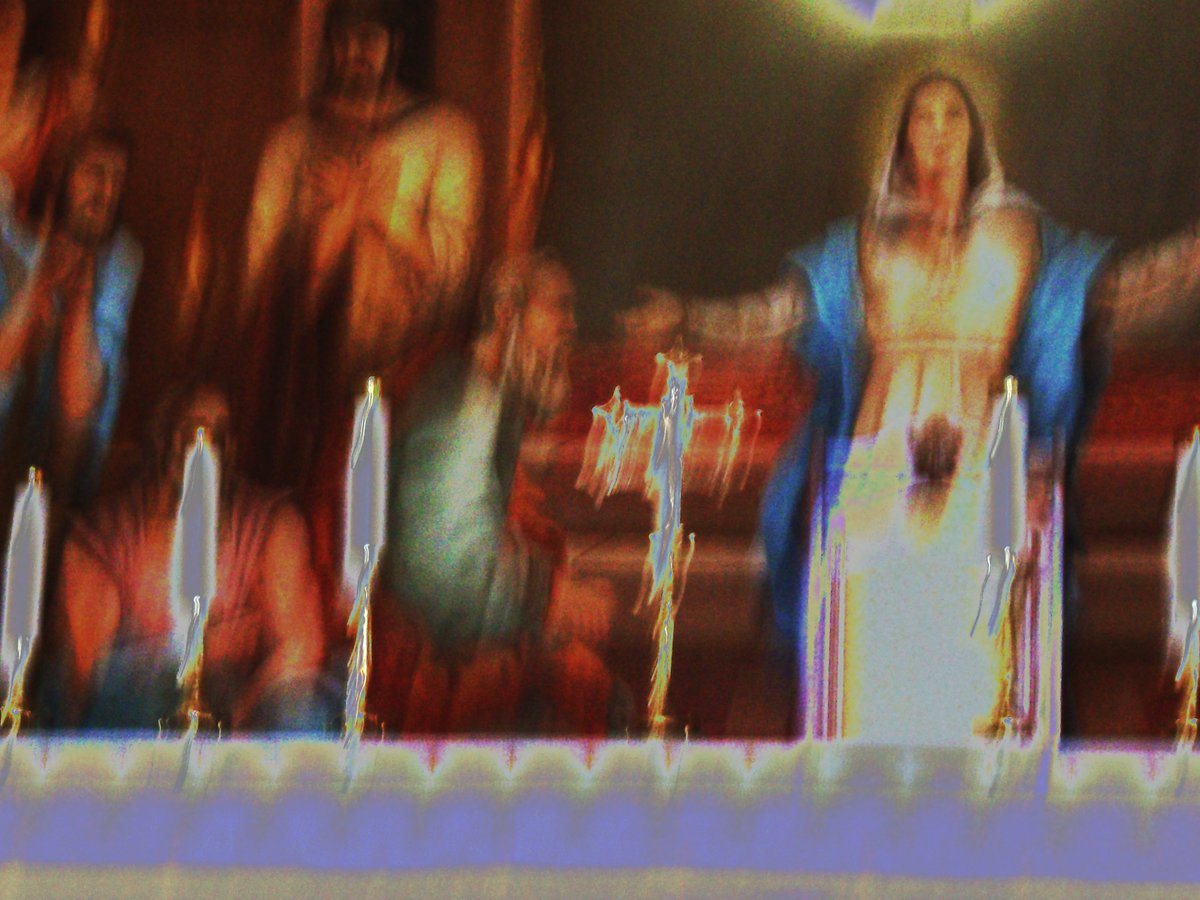 esoetericos's tweet image. ele está no meio de nós (em tom de ameaça)