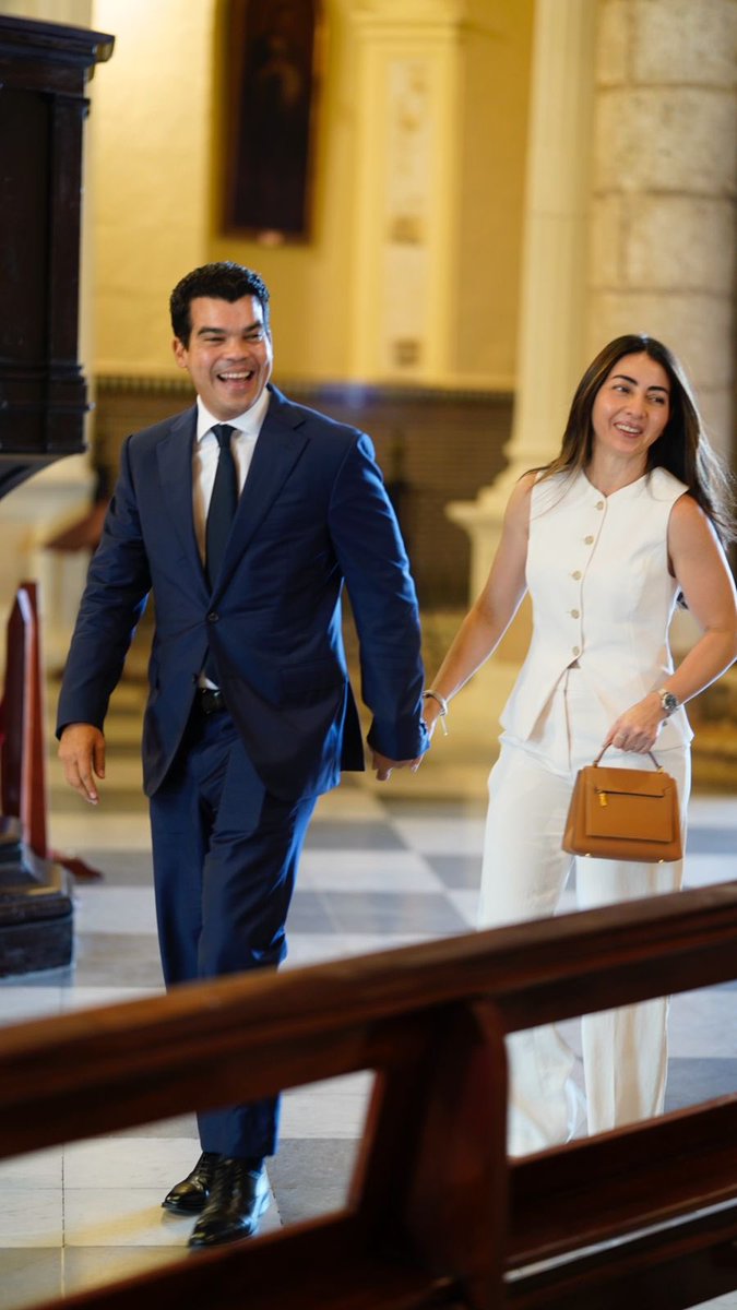 warnaudbisono's tweet image. Llegando a la misa de Acción de Gracias por el 63 aniversario de INAPA, acompañado de mi esposa, @grutinel02 

Agradezco profundamente el apoyo de mi familia, en especial de Gabriela, que con su respaldo constante me da la inspiración para seguir sirviendo al país. Este…