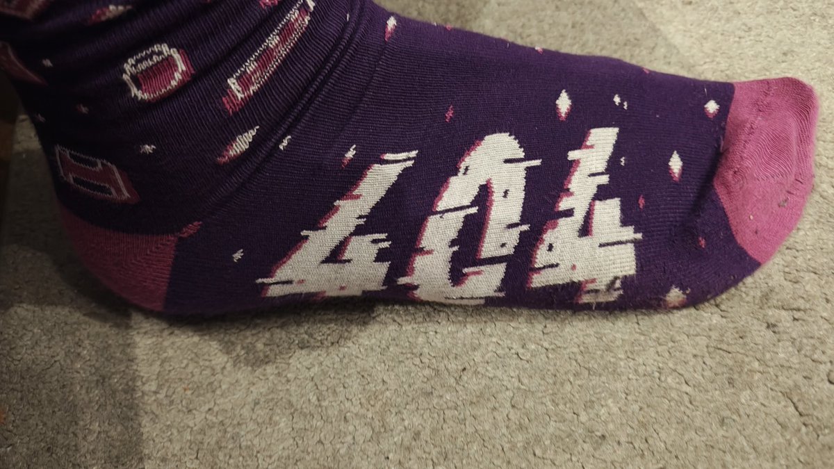 rosiu36's tweet image. Skarpetki, których... nie ma? 🤣
#Error404 @Axence