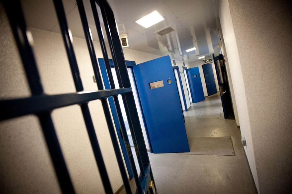 KentPoliceDart's tweet photo. Yesterday Dartford Neighbourhood Task Force arrested a male for breaching his court bail. Evidence of drug supply was located and he was further arrested for his involvement. Searches revealed more breaches of his court bail conditions too! #BackToCourt #SaferDartford TM https://t.co/0s8IqLU8pO