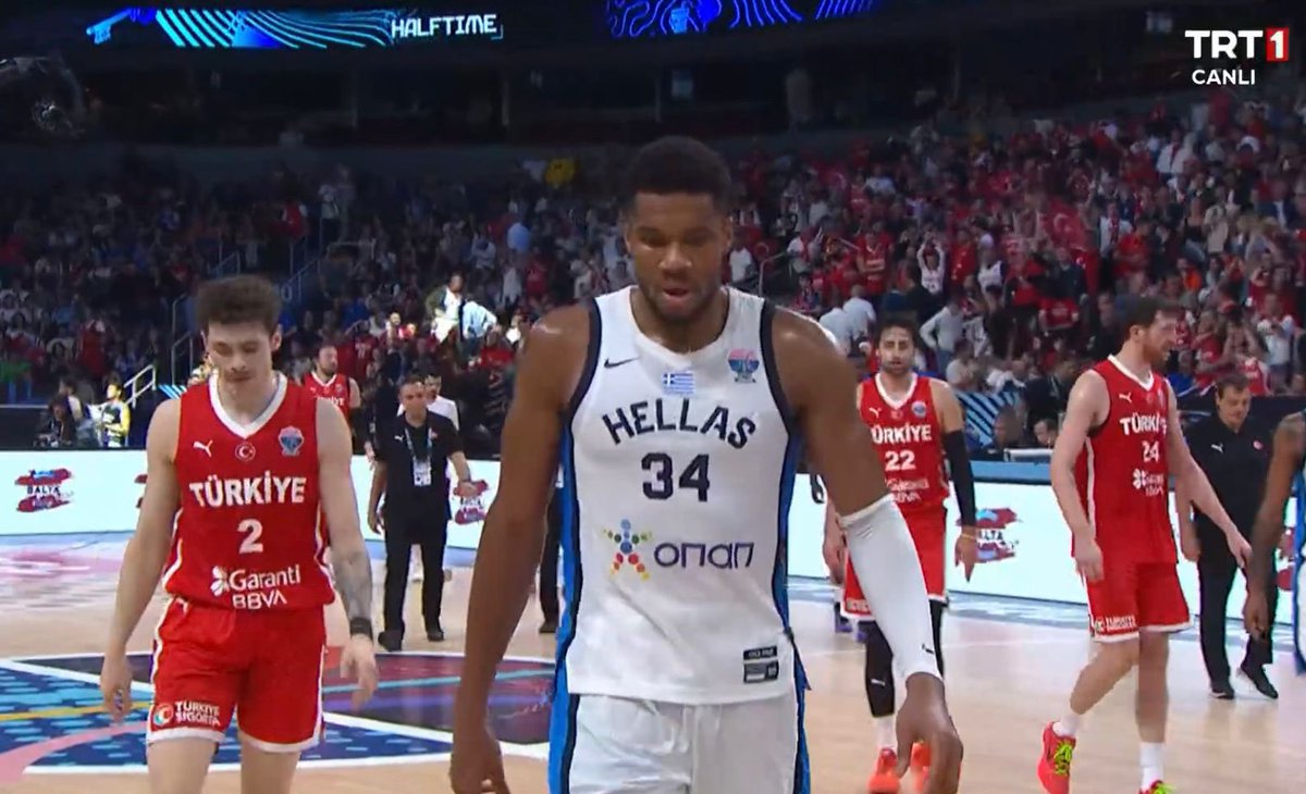 Clutch Time tweet media