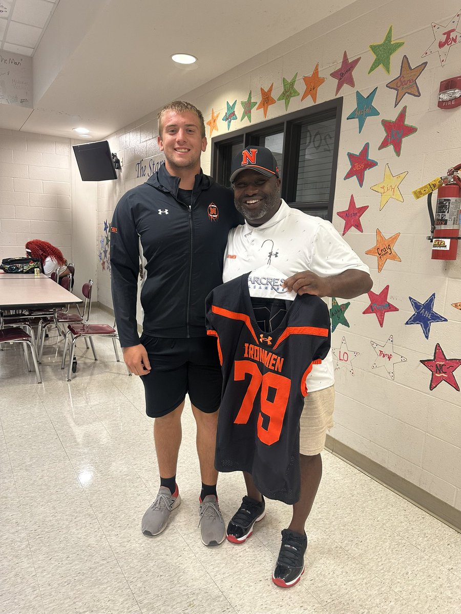 CoachNix25's tweet photo. Love how the Ironmen seniors select staff members to wear their jerseys on fridays .  Kelan Augstin is a flat out stud and multiple sport athlete.  Honored to wear number 79 today. Lets gooooooo Iron!!!!
#Culture @KelanAugstin1 https://t.co/YcZJPsAsWf