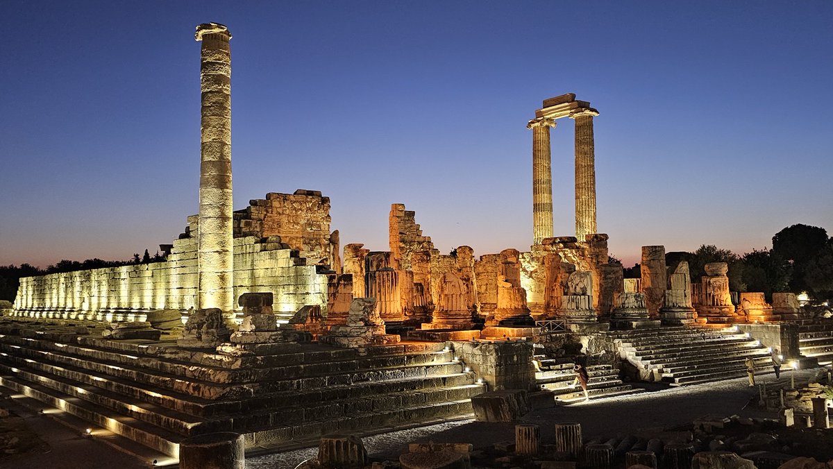 allthetrigpoint's tweet photo. Explored the awe-inspiring Temple of Apollo in Didim yesterday! 🏛️ The grandeur of those ancient columns and the echoes of history left me speechless. Truly a timeless wonder by the Aegean Sea. 🌊✨ #Didim #TempleOfApollo #AncientHistory #Turkey https://t.co/VRb0KbZRl8