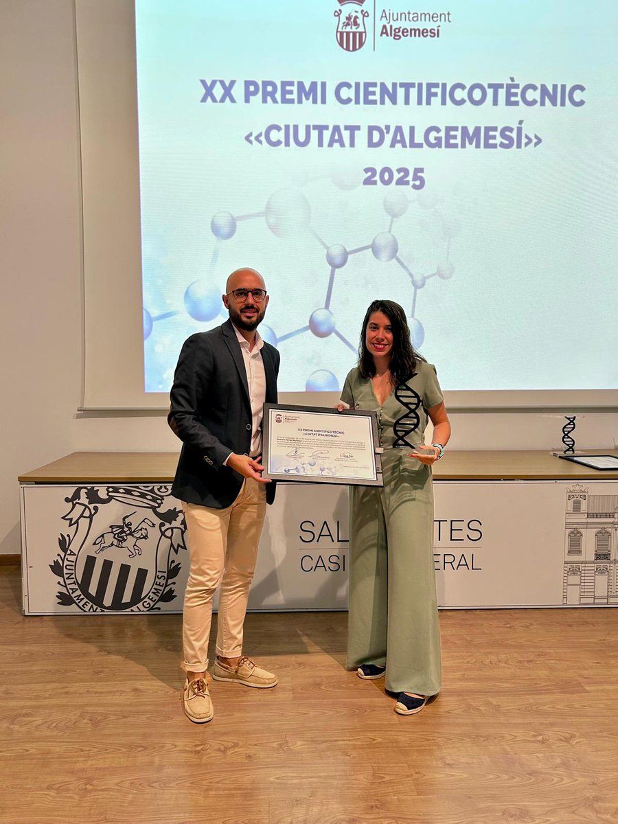 Excelencia Oncología Molecular (@excelenciaonco1) on Twitter photo Hui estem de celebració! La nostra companya Susana Torres <a href="/bioeduprof/">Susana Torres Martínez</a> ha rebut el XX premi cientificotécnic ciutat d'algemesi <a href="/aj_algemesi/">Ajuntament Algemesí</a> 👏🎊
Gràcies per recolzar la ciència una vegada més!!🫂
Seguim sumant investigació.
Seguim sumant vida. Hui estem de celebració! La nostra companya Susana Torres <a href="/bioeduprof/">Susana Torres Martínez</a> ha rebut el XX premi cientificotécnic ciutat d'algemesi <a href="/aj_algemesi/">Ajuntament Algemesí</a> 👏🎊
Gràcies per recolzar la ciència una vegada més!!🫂
Seguim sumant investigació.
Seguim sumant vida.