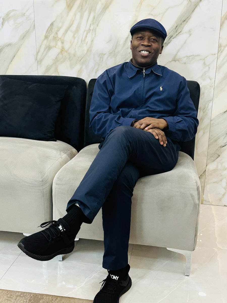 Le défi du leadership est d'être fort, mais pas impoli ; d'être gentil, mais pas faible ; d'être audacieux, mais pas tyrannique ; d'être attentionné, mais pas paresseux ; d'être humble, mais pas timide ; d'être fier, mais pas arrogant ; d'avoir de l'humour, mais sans folie. »