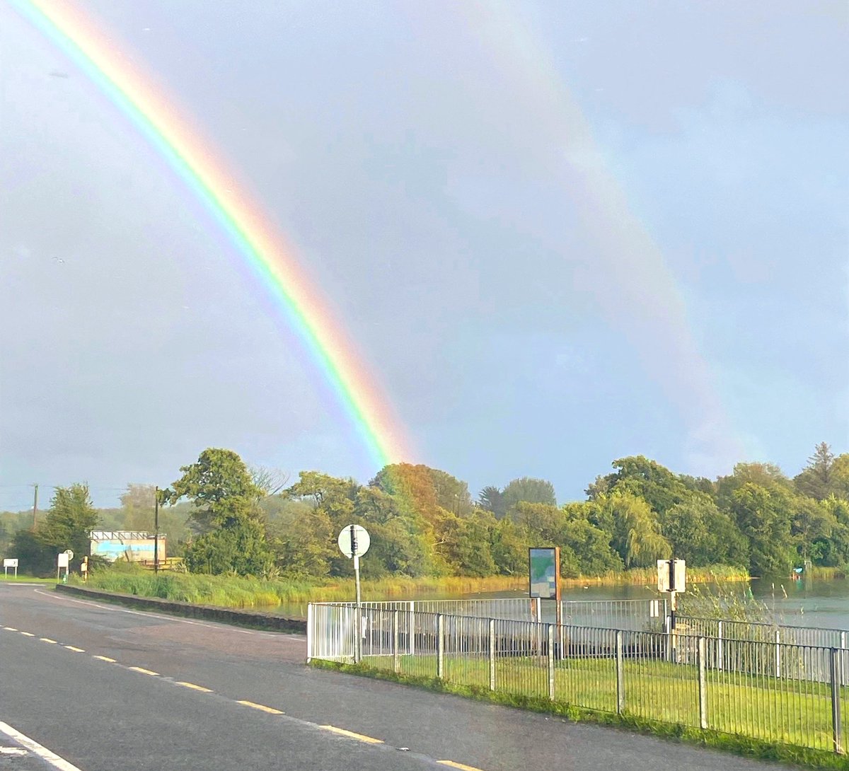 MargaretOC6's tweet image. When it rains look for #rainbows.
When it’s dark look for stars.

~ Oscar Wilde

🌈 🌈